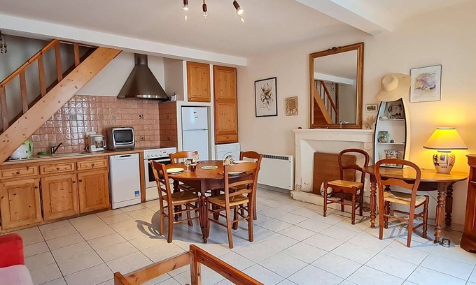 Saint-Clement-des-Baleines House | Quaint Réthaise House with Ocean View in Village Center