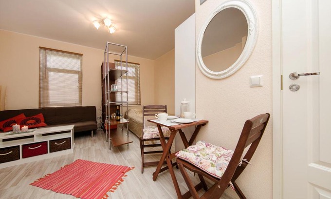 Lasnamae Apartment | Cozy Apartment in Sikupilli with Child-Friendly Amenities