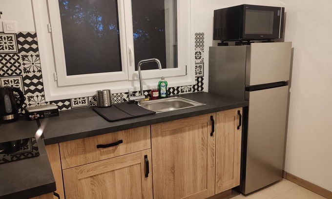 Rocbaron Bed & Breakfast | Unique Apartment with Kitchen for a Memorable Getaway