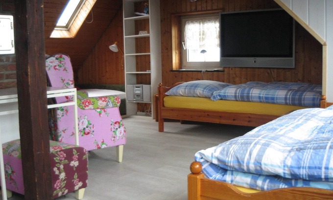 Solingen Apartment | Inviting Attic Apartment in Solingen with Breakfast Included