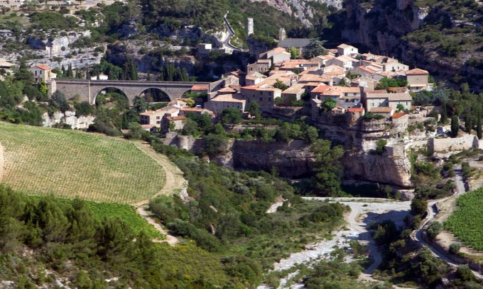 Saint-Jean-de-Minervois Cottage | Charming Cottage with Private Terrace & Scenic Minervois Views