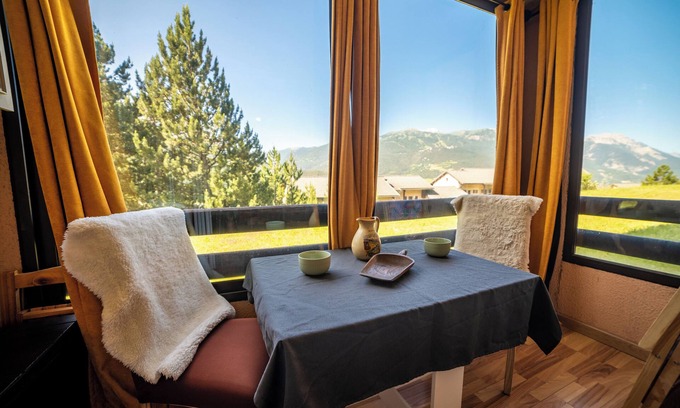 Barcelonnette Apartment | Cozy Retreat with Scenic Views - Lesclesdenicole
