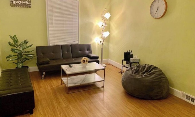 Overland House | Cozy Ocean View Retreat with Pet-Friendly Amenities
