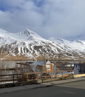 Siglufjorður Apartment | Cozy Apartment for Families with Top Guest Ratings