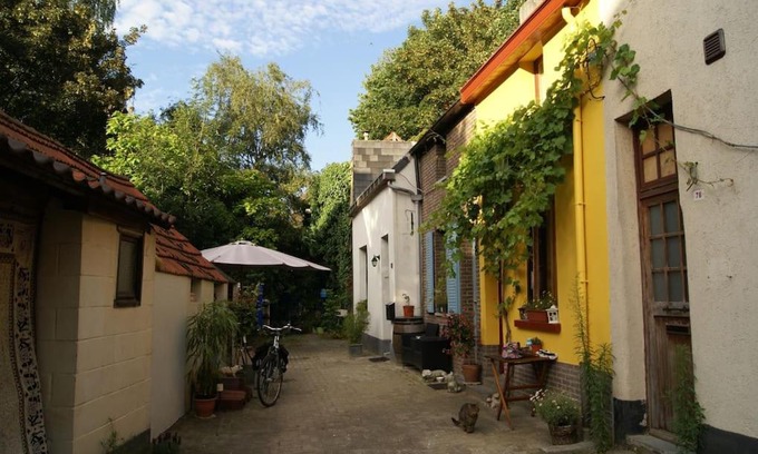 Deurne Apartment | Cozy Retreat in a Magical Location for Your Getaway