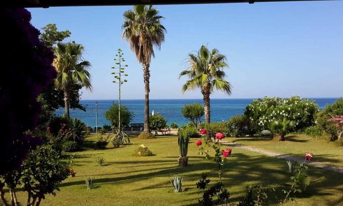 Avsallar House | Cozy Cottage by the Sea with Ocean View and Family Amenities