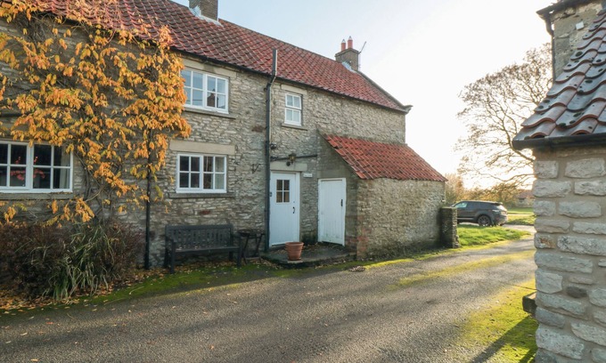 Fadmoor Cottage | Charming Pet-Friendly Cottage in Fadmoor with Breakfast