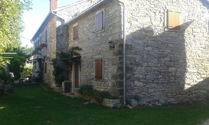 Zrenj House | Family-Friendly Istrian House with Garden and Breakfast