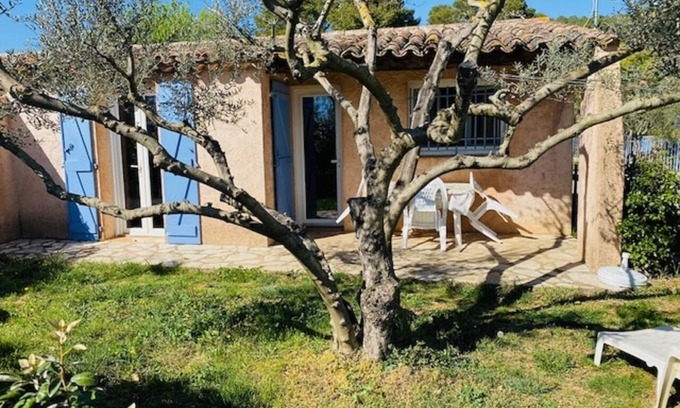 Lorgues Villa | Cozy Farmhouse with Pool and Ocean View - 10/10 Rated Stay