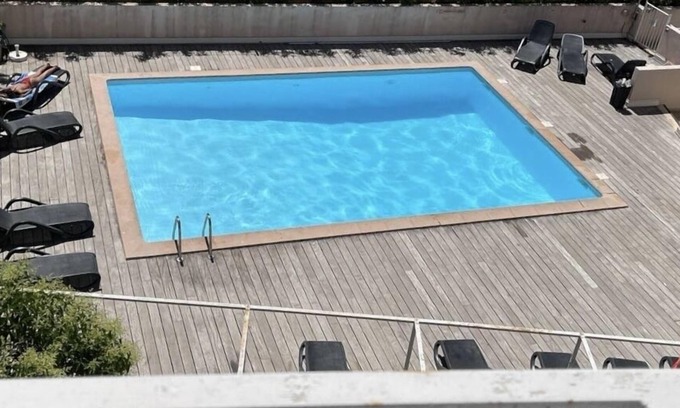 Le Suquet Apartment | Cozy Studio with Pool Access and Convenient Parking