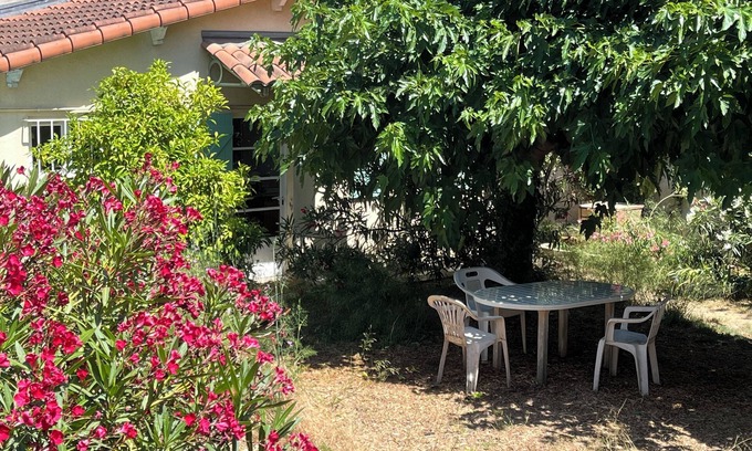 Sainte-Anne House | Small house in quiet, shady garden close to beaches and stadium