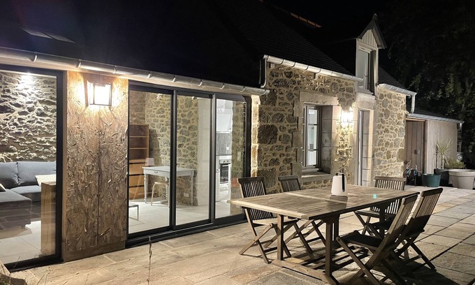 Saint-Lunaire House | Cozy Retreat in the Heart of Saint-Lunaire Village