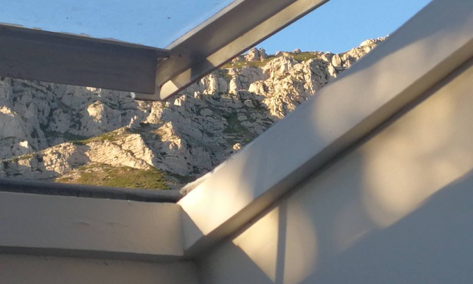 9th Arrondissement House | Idyllic Retreat in Calanques National Park with Pool & Breakfast