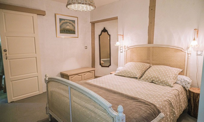 Sarlat-la-Caneda House | Cozy House Minutes from Downtown with Family-Friendly Amenities