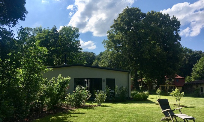 Oberhavel House | Lakefront Escape: Small House on the Lake, Neuglobsow