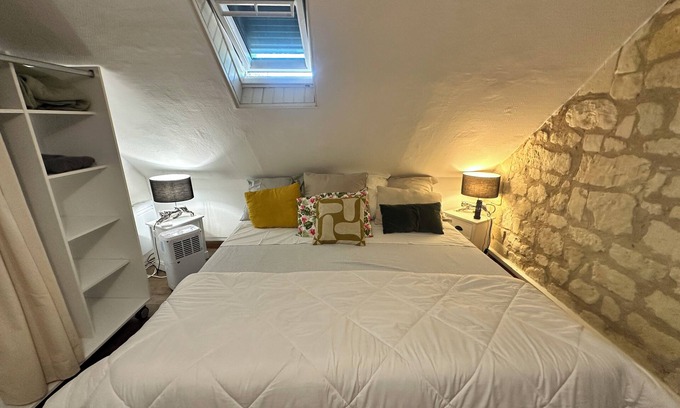 Savigny-en-Veron House | Small house with private garden