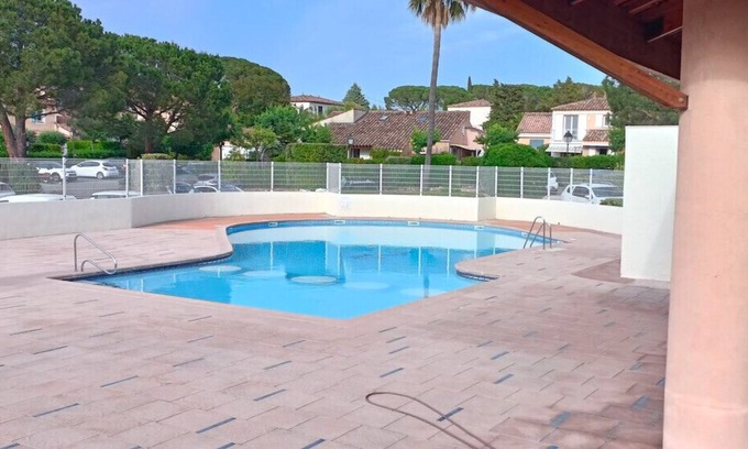 Frejus House | Cozy Garden Residence with Pool for Family Getaways
