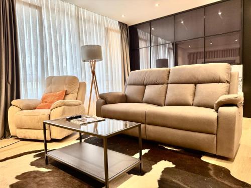 Ibarrekolanda Apartment | Cozy Beach City Retreat Near River & Metro - Rated 9.8/10