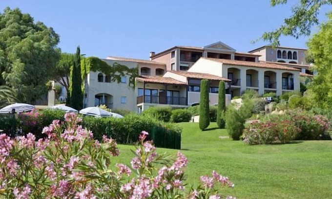 Les Restanques Apartment | Idyllic Retreat Near St Tropez with Ocean Views and Spa