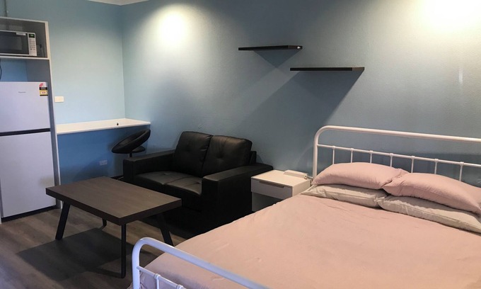 Red Cliffs Apartment | Cozy Private Retreats with Secure Accommodations