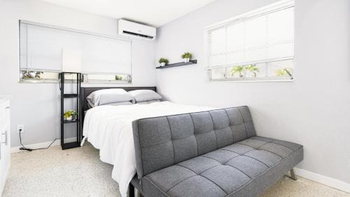 Caloosahatchee Apartment | Cozy Studio in Cape Coral Near Vibrant Dining Options