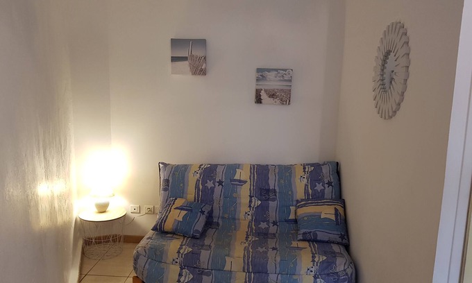 Arles City Centre Apartment | Cozy Studio in the Heart of City Center with Kitchen Amenities