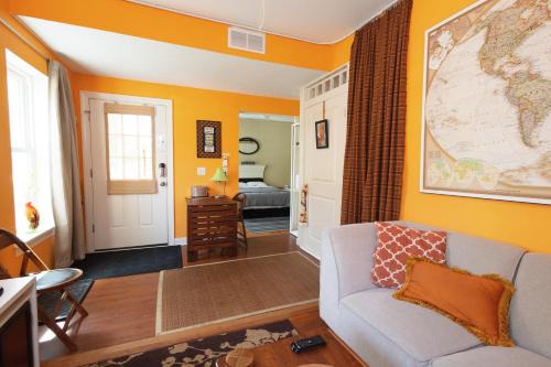 Oberlin House | Cozy Suite Steps from Oberlin - Family Friendly Retreat