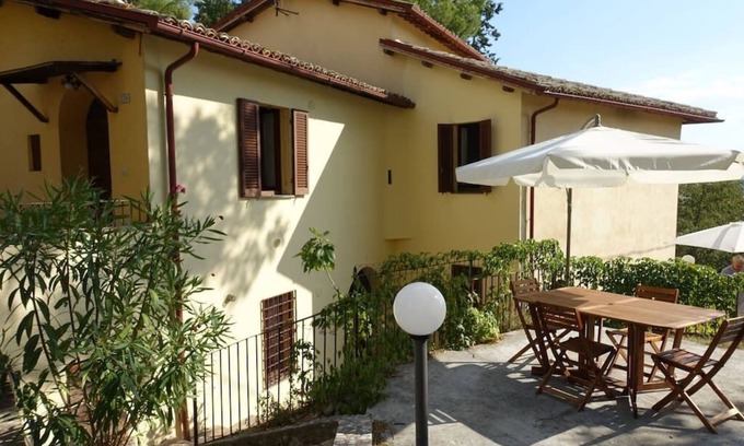 Bovara House | Charming Villa Overlooking the Umbrian Valley with Spa