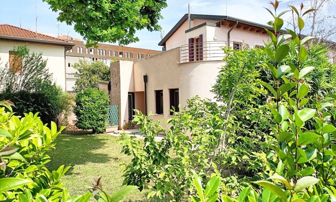 Treviso House | Cozy Villa with Garden: Perfect Family Retreat Awaits You
