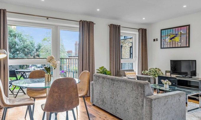 Haggerston Apartment | Smart and sophisticated Shoreditch Square serviced apartments for your stay.