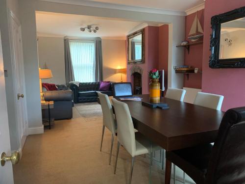 Stalham House | Cozy 3-Bedroom Victorian House - Pet Friendly & Top Rated