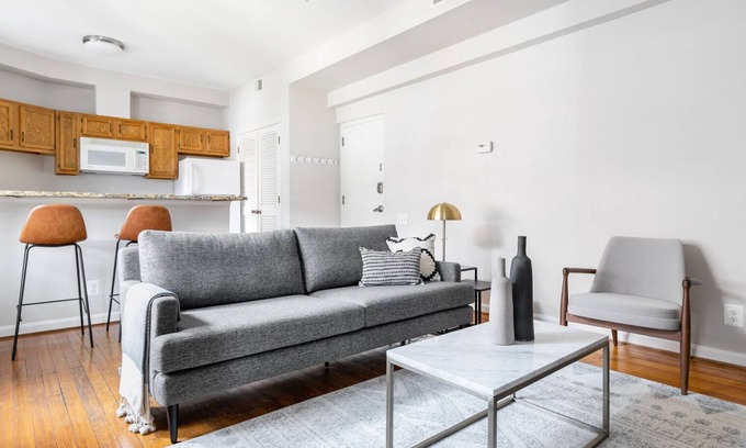 Adams Morgan Apartment | Cozy Dupont Circle 1BR Near U Street & Metro Access