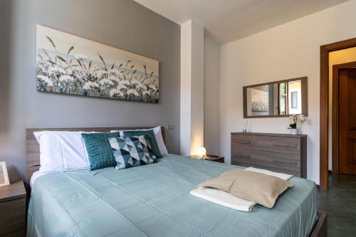 Castelletto Sopra Ticino Apartment | Discover SMART FLAT: Wi-Fi, Netflix & Private Garage