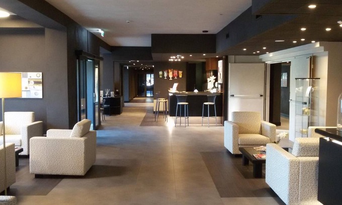 Varedo Hotel | Discover Hotel King: A 4-Star Stay with Spa & Dining