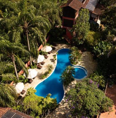 Camburi House | Villa Manakás: Pet-Friendly Oasis with Ocean Views
