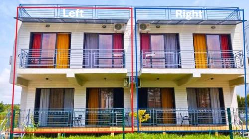 Ureki Apartment | Beachfront Smart House Twins: Family-Friendly Escape with Views