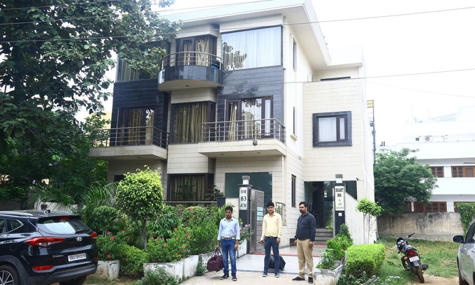 DLF City House | Budget-Friendly Stay at Smart Inn with Family Amenities