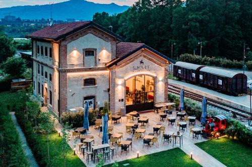 Paratico Hotel | Stylish SMART San Martino: Pet-Friendly & Family Welcome