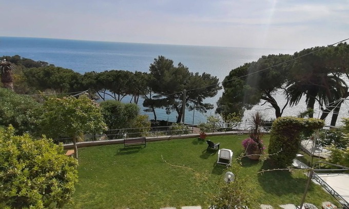 Pieve Ligure Apartment | Seaside Smart Studio for 4 with Pool and Garden Oasis