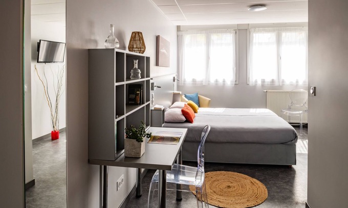 Lorient Apartment | Welcoming Smartappart Lorient: Family-Friendly & Accessible