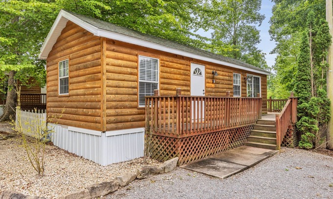 Monteagle Cottage | Discover Unique Comfort at Yogi Cottage with Kitchen Access