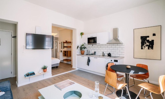 Postel Apartment | Budget-Friendly Stay at Smartflats - Louise Brussels