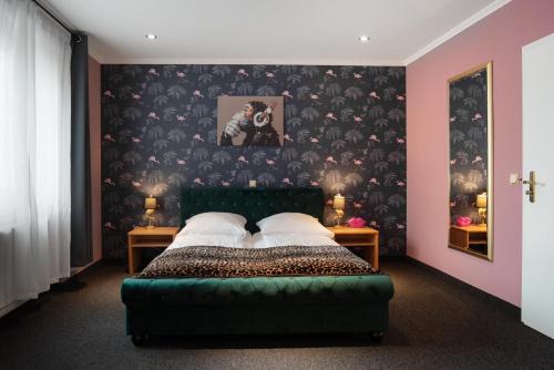 Giessen Hotel | Convenient Self Check-In at SmartHotel Flamingo