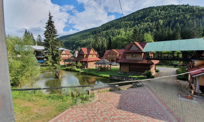 Tatariv Cabin | Family-Friendly Getaway at Smerekova Hata - Top Rated 9/10