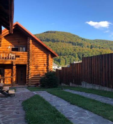 Polyana House | Guest Rated 10/10 at Smerekovyi Dvir with Pool & Breakfast