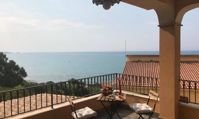 Palma di Montechiaro Villa | Seaside Retreat: Smile House Gattopardo Near Valley of Temples