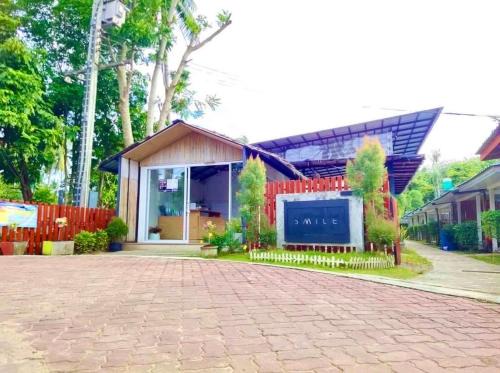 Ko Mook Resort | Cozy Stay at Smile Resort Koh Mook with Kids' Amenities