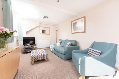 West Down House | Oceanfront Smithy Cottage at Lower Aylescott for Families
