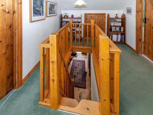 Carnhedryn House | Pet-Friendly Retreat at Smithy Cottage - Family Friendly Escape