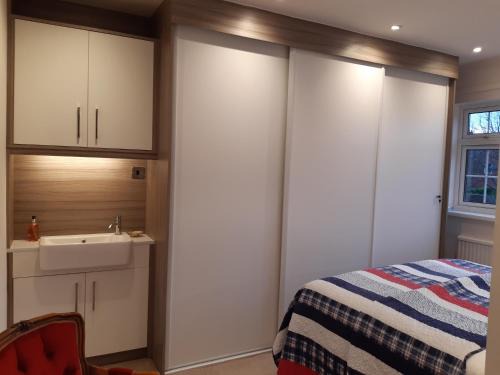 Rhyl House | Family-Friendly Smitten House with Breakfast in Rhyl